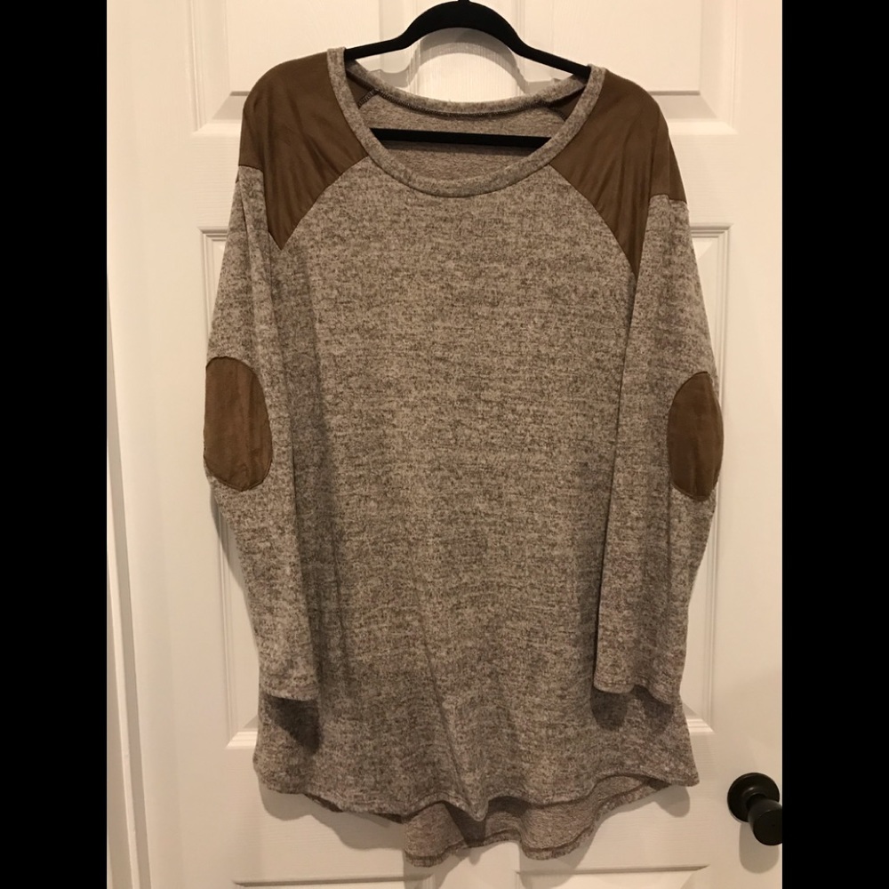 2XL long sleeve top.